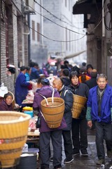 边城早集