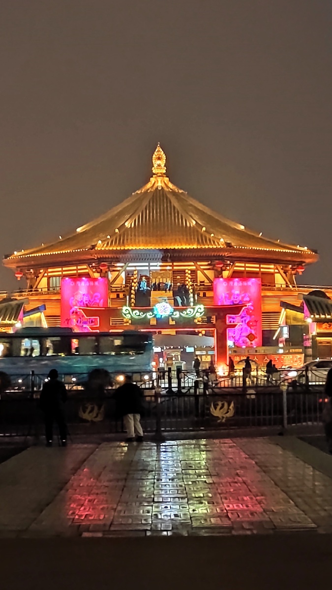 节日里的天堂,明堂.夜幕下的古都洛阳.