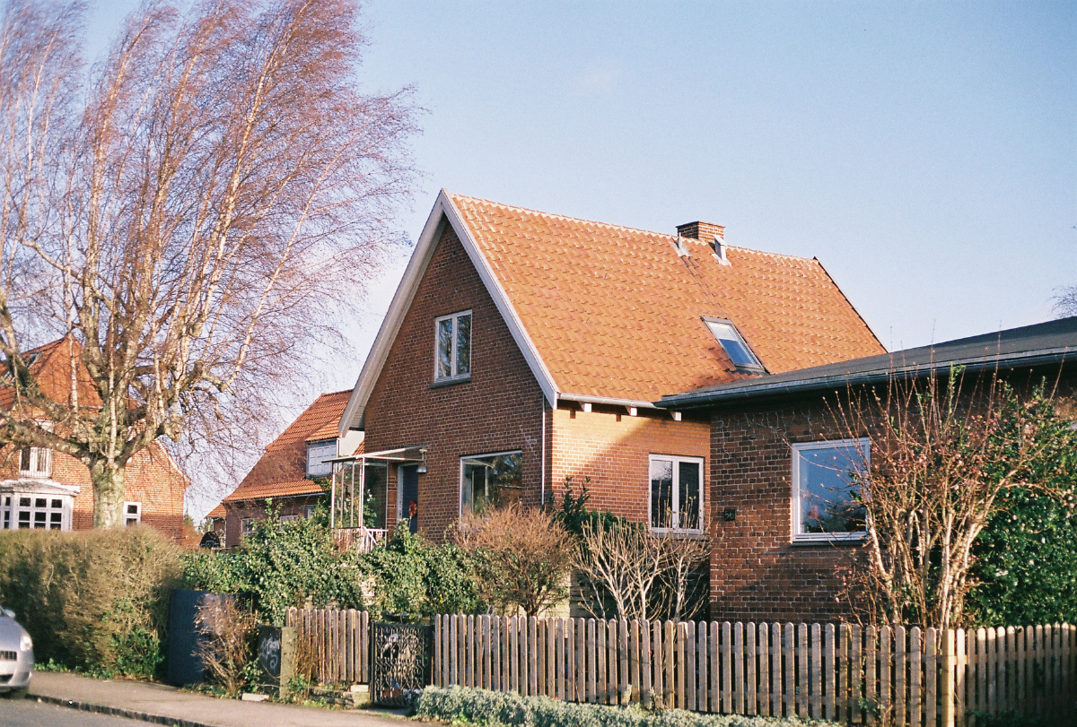 丹麦哥本哈根/胶片早晨 阴天 住宅区 - 一团玻璃 - 图虫