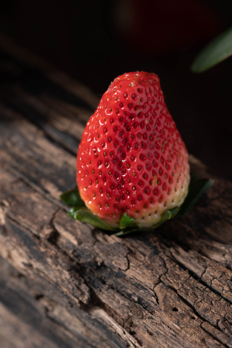 草莓- 影拉拉静物摄影 - 图虫