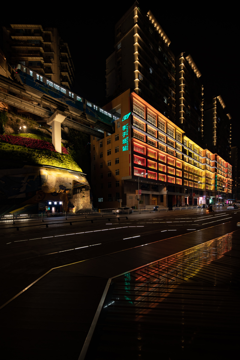 轻轨穿楼 - cqxcb - 图虫