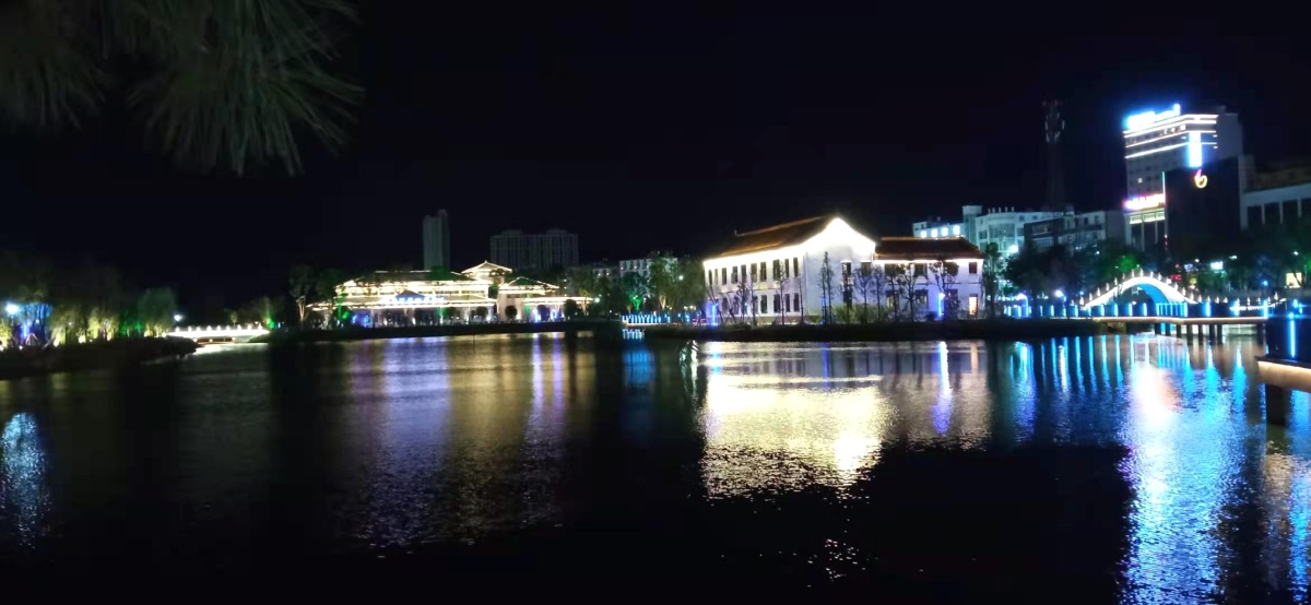 家乡琵琶湖公园的夜景欢迎大家来上饶余干