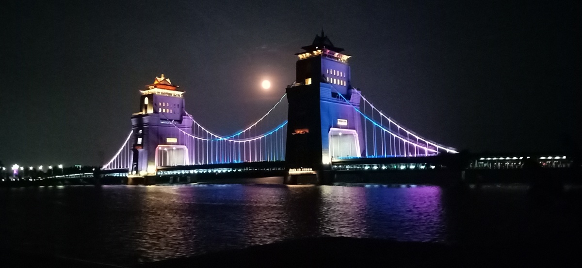 五彩缤纷的万福闸大桥打卡扬州网红桥