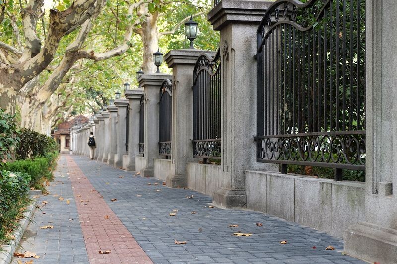 上海华山路，丁香花园外