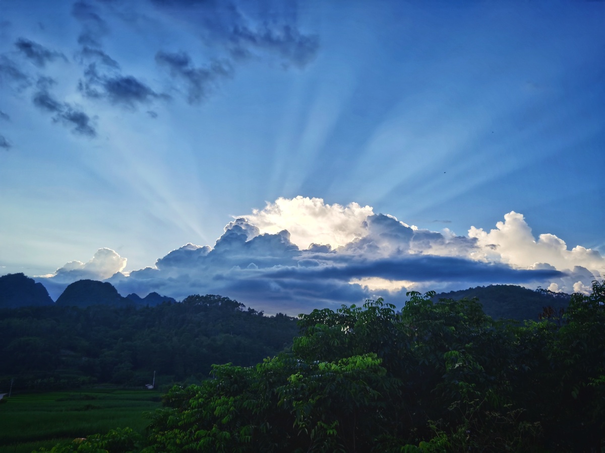 心中有光就有方向你就是我心底的光芒