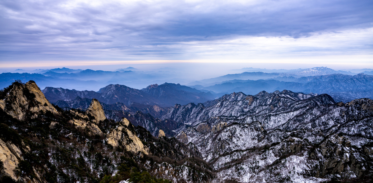 雪后尧山水墨山水气势磅礴宏伟雄壮