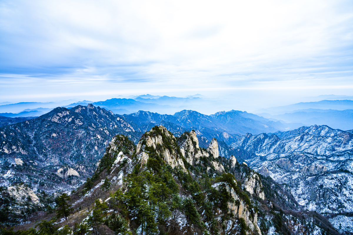 雪后尧山水墨山水气势磅礴宏伟雄壮