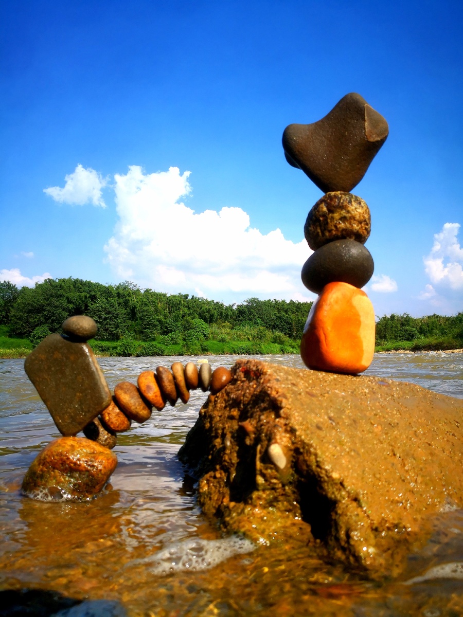 平衡石#重力胶水#静心看世界 - 秦石艺术 - 图虫