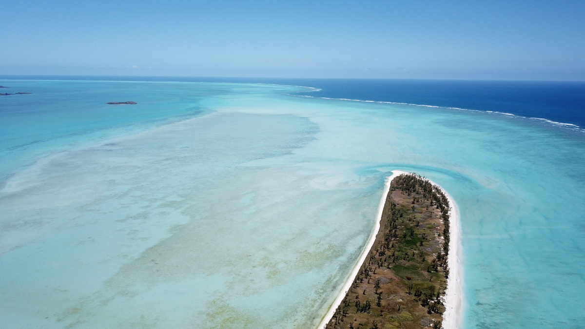 无人机航拍非洲的小岛