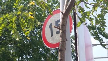 328357