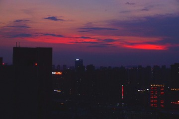 57702