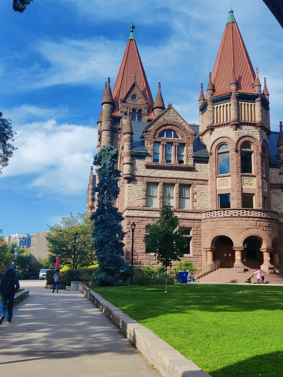 多伦多大学里的建筑