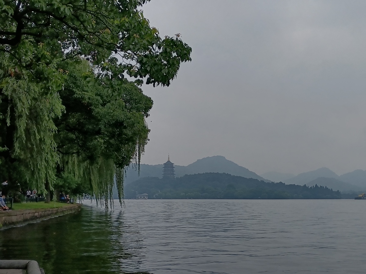 雨中的西湖