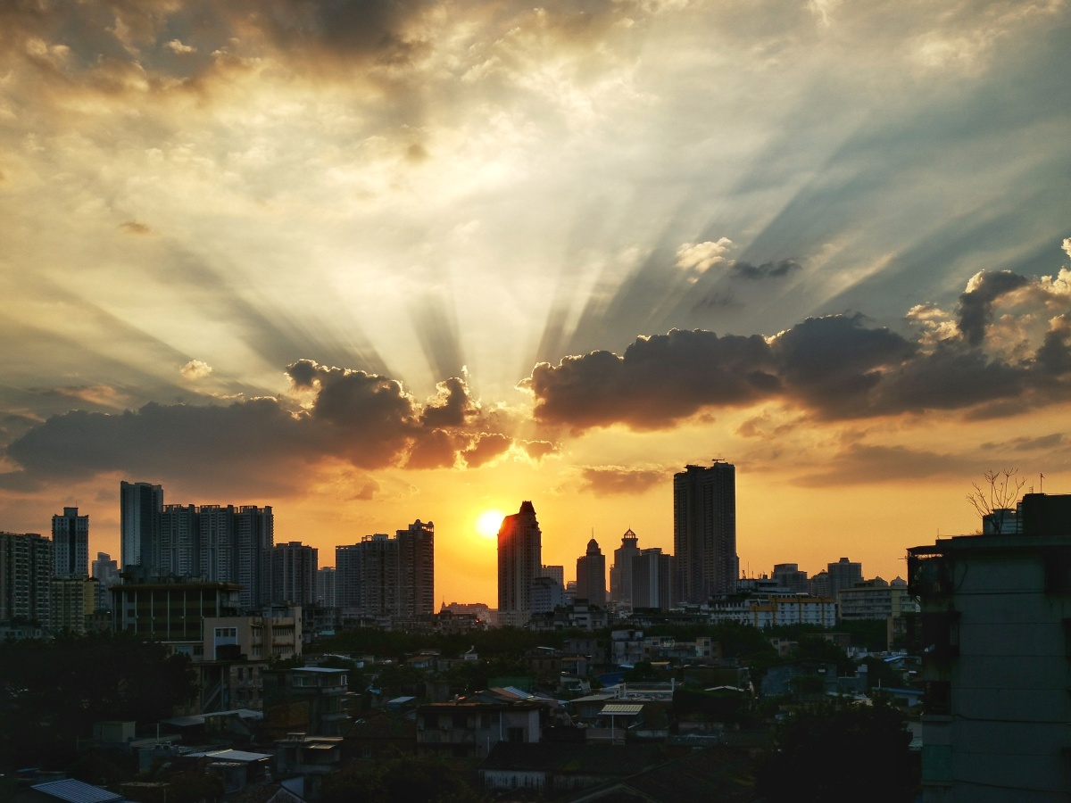 震撼的日落丁达尔光手机随拍