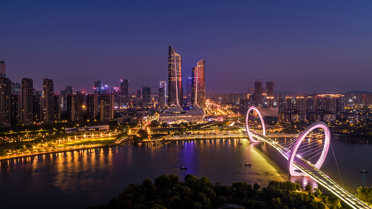 青奥双塔耀金陵