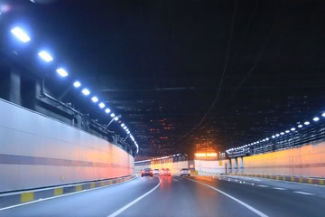 985527