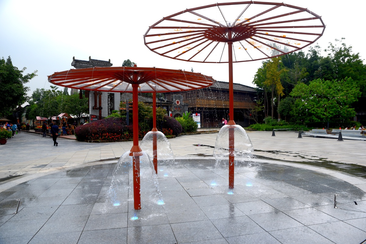 安仁古镇的油纸伞