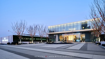 790A4909-8E52-4353-A05F-7B2589B77692/L0/001