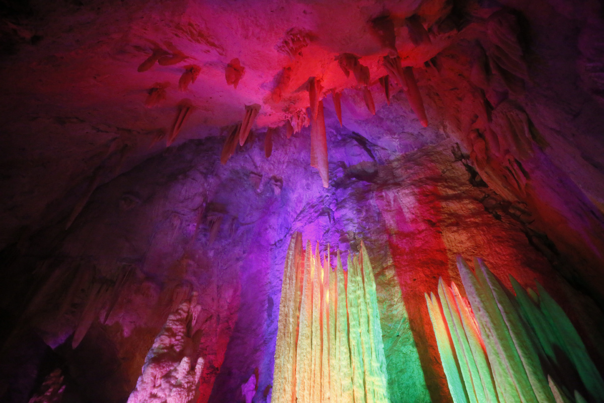 神斧天工石钟乳