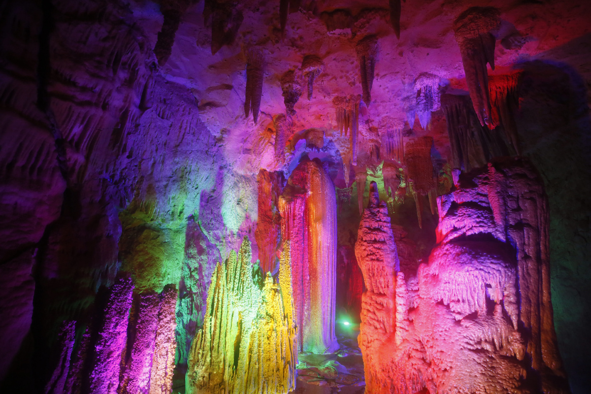 神斧天工石钟乳