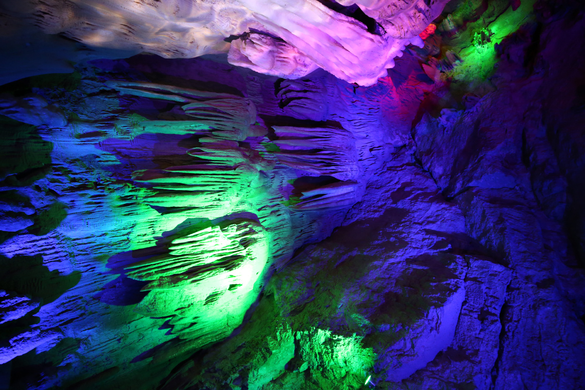 神斧天工石钟乳