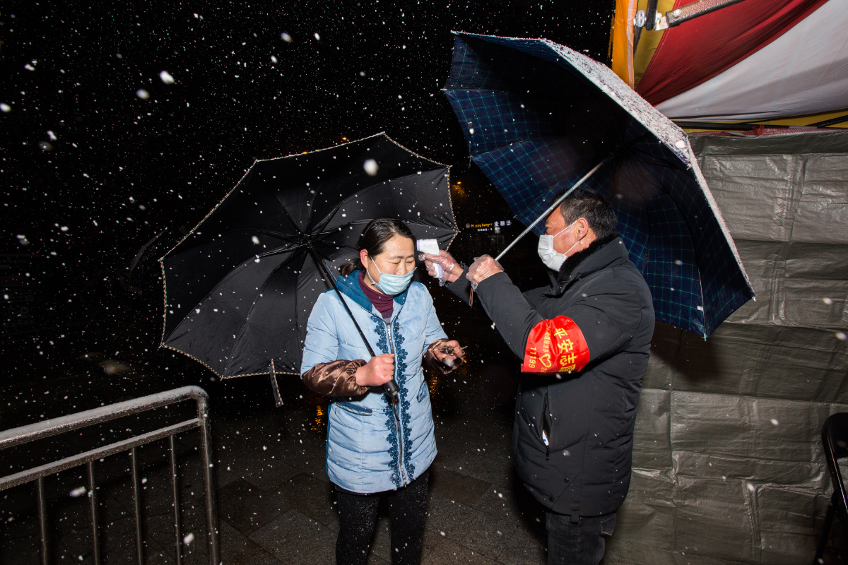 雪夜下的坚守硬核江苏抗疫纪实676767全国上下一盘棋坚决打赢