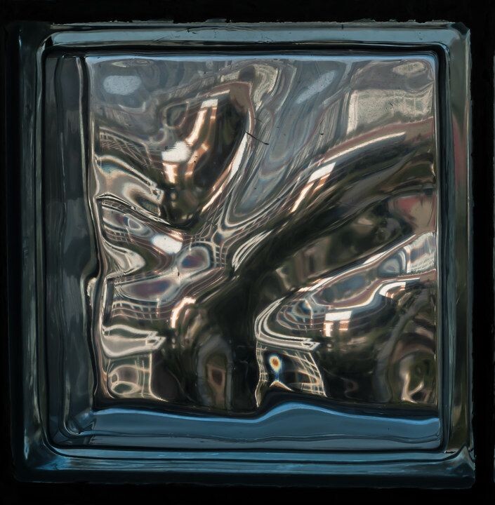 虚幻之间<br />
