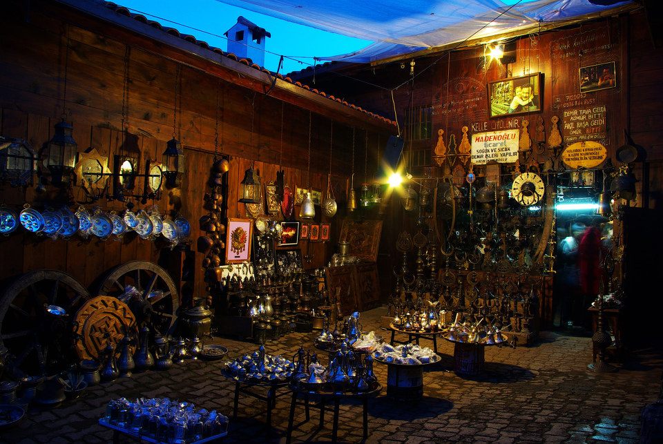 番红花城小商店<br />
