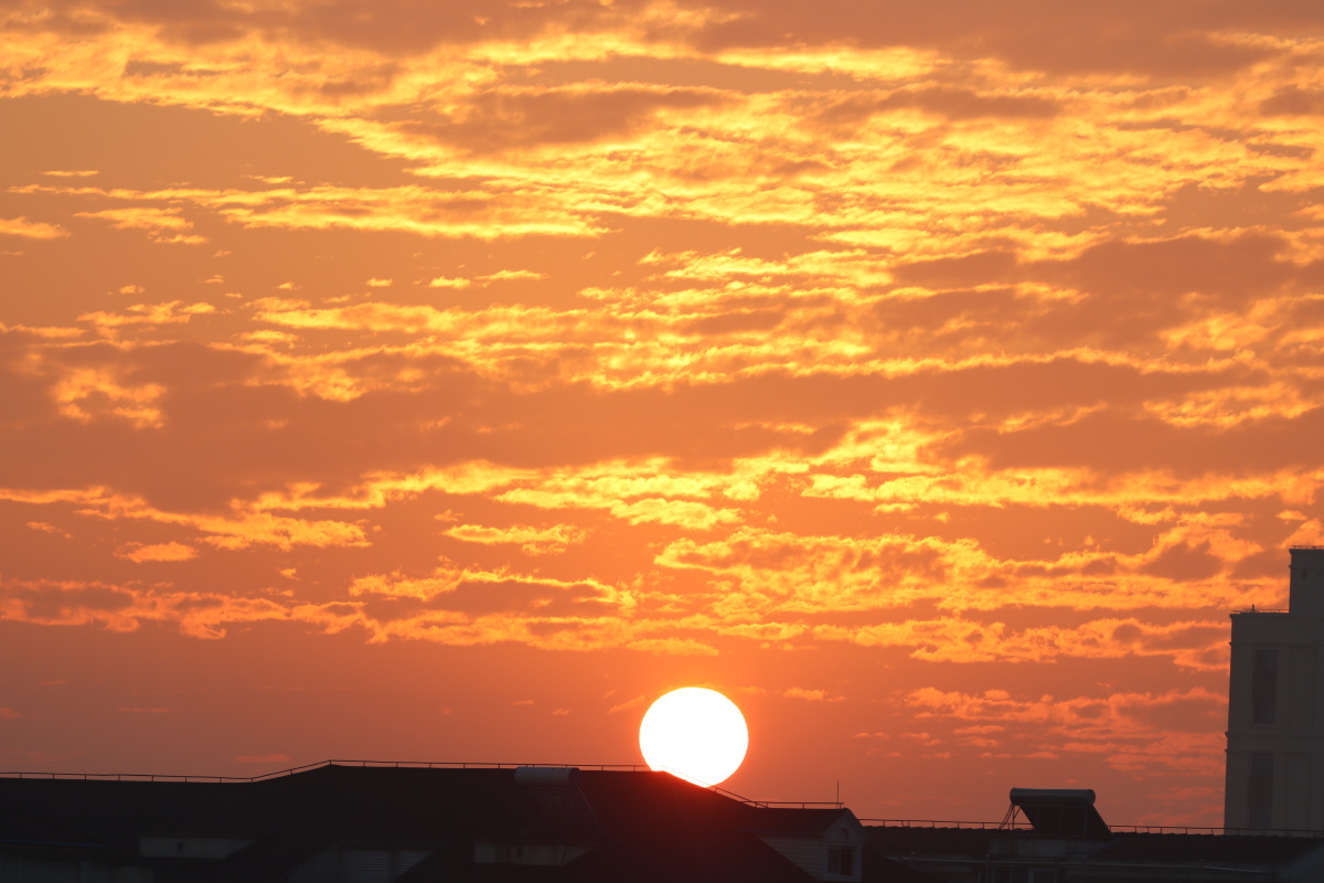 一组日出照片,金灿灿的朝霞 - 夜已沉醉 - 图虫
