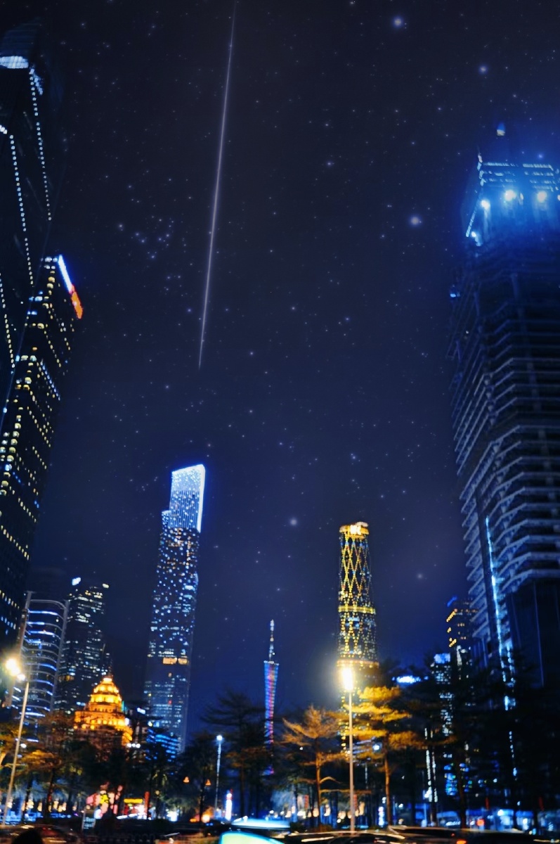 我们多么希望在灯光污染的城市里会有如此美丽的星空