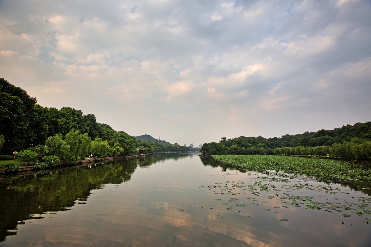 西湖的早晨