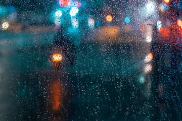 303730