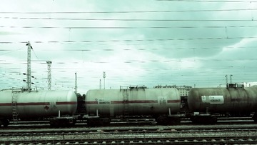 2597352