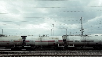 2597353