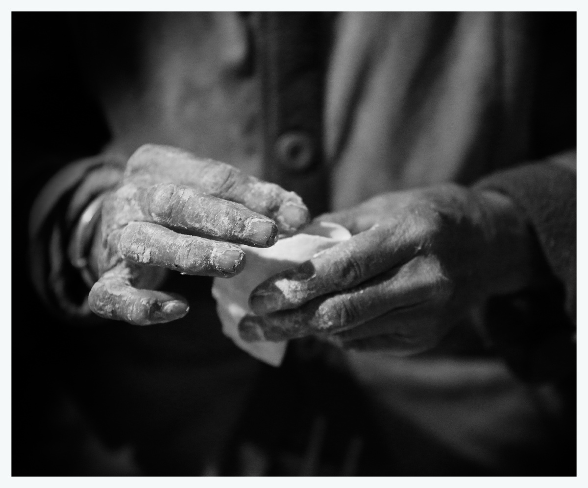 手我们都爱黑白摄影家庭黑白人像纪实农村你生活中拍到的老人家人您的