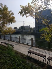 414684