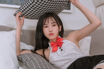 1571714