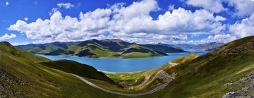 羊湖全景xiao.jpg