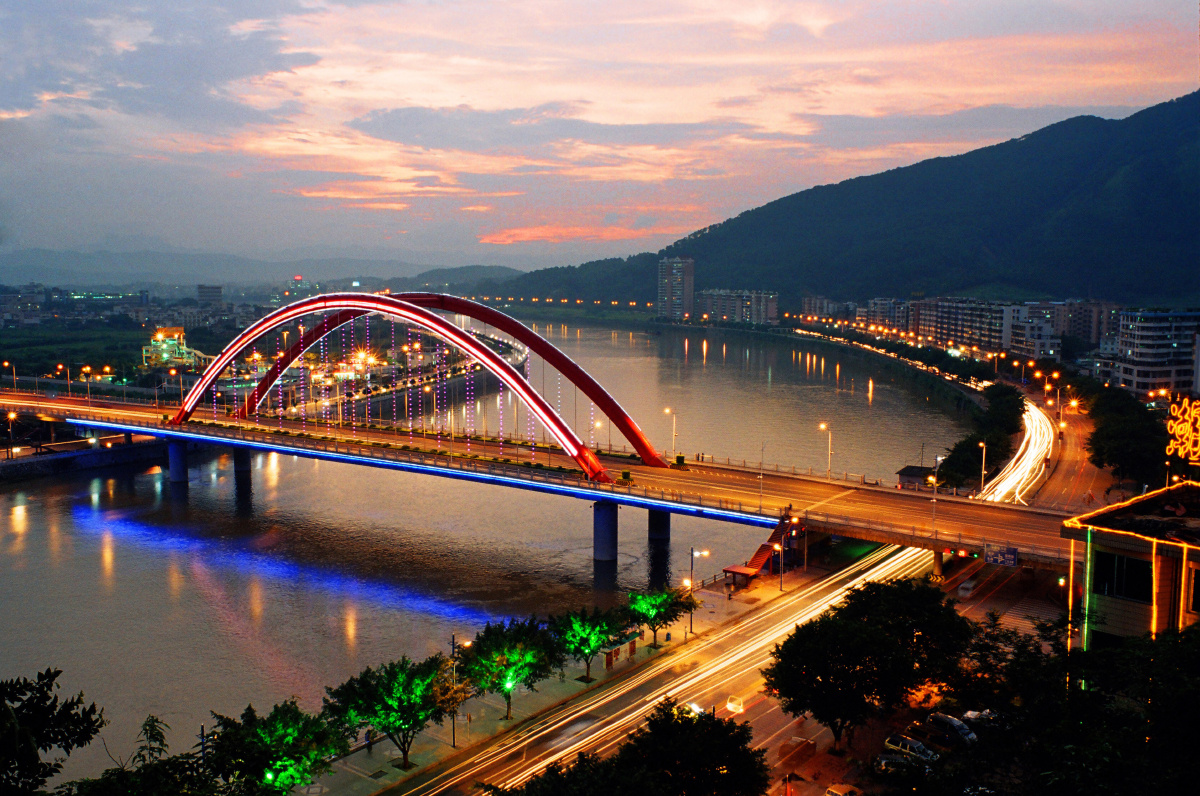 韶关的彩虹桥摄影与瞬间关注