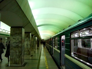 37913