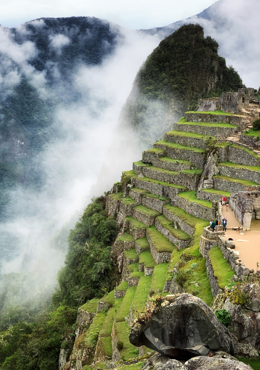 马丘比丘云雾中的马丘比丘梯田