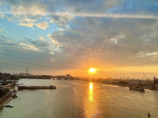 6813952B-6C8B-44F7-BBB1-16A7571A48EE/L0/001