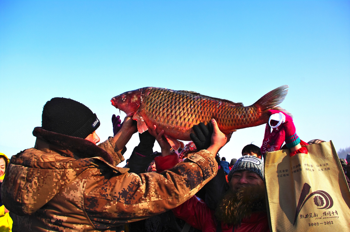 沈阳棋盘山秀湖冬季捕鱼