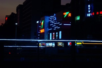 133113