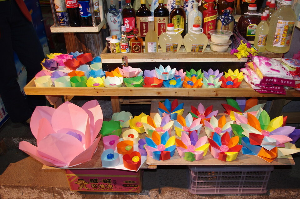 废瓶子手工制作教案,废塑料瓶制蝴蝶展现你的创意!