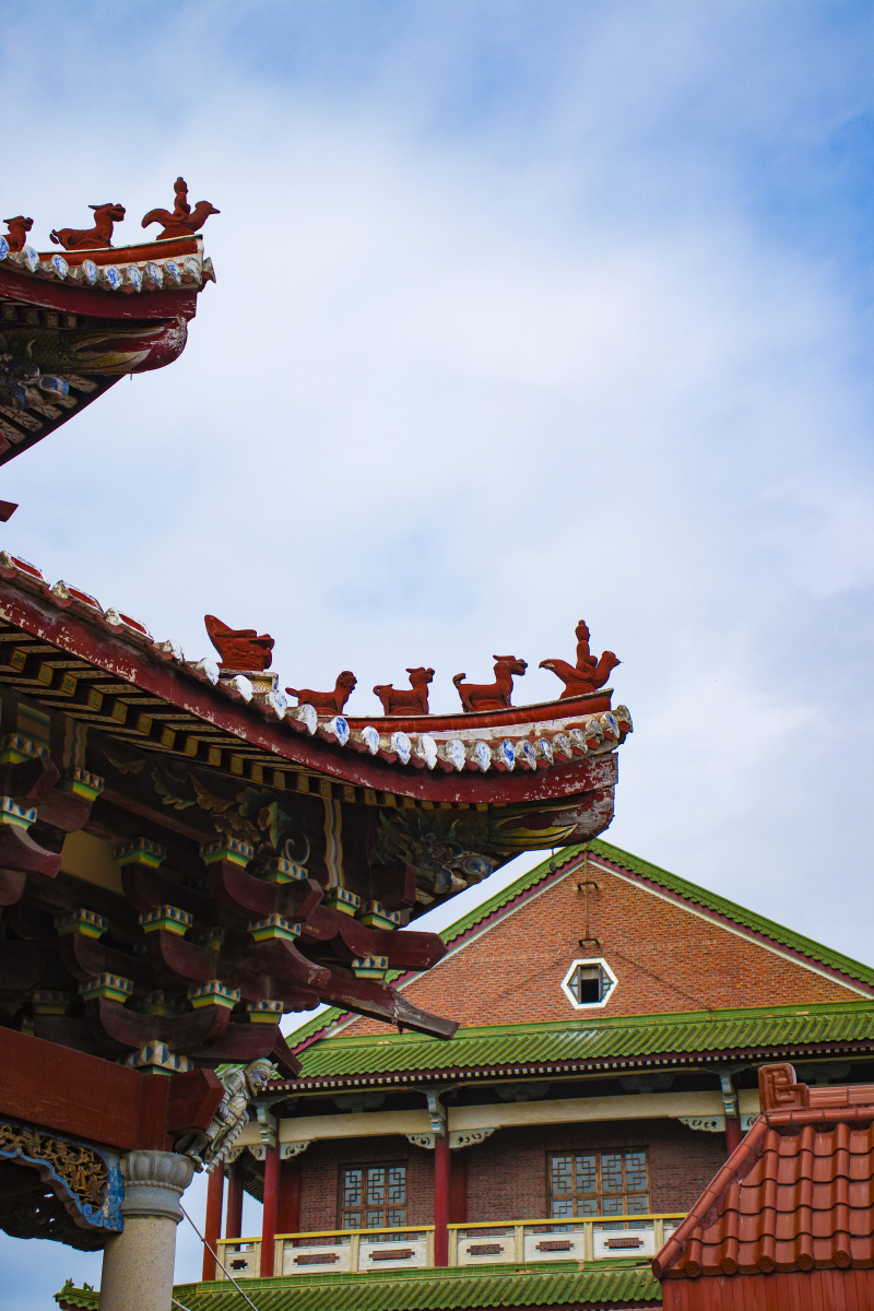 福建莆田梅峰光光孝寺庙因漫山遍野梅花而得此名