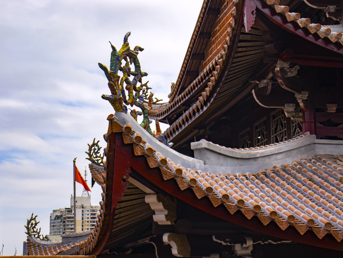 福建莆田梅峰光光孝寺庙因漫山遍野梅花而得此名
