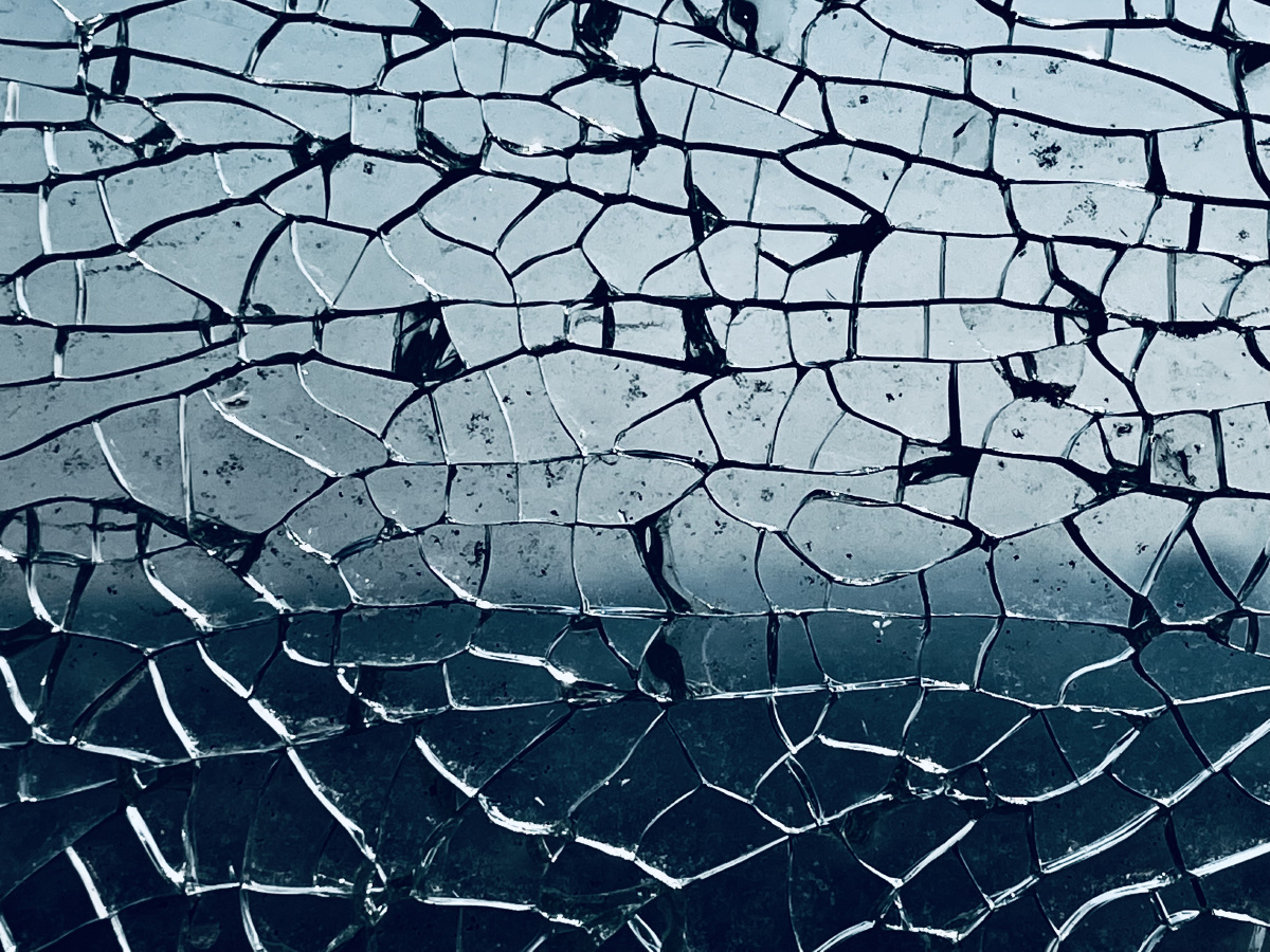 万物皆有裂痕那是光透进来的地方