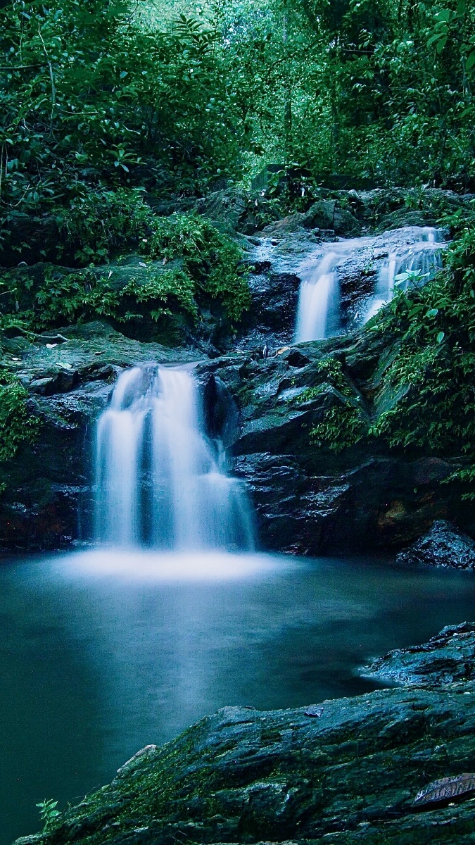 唯美壁纸系列2山川中的小溪河流瀑布