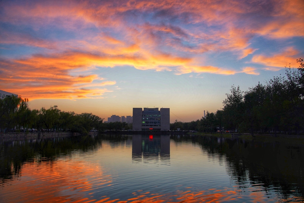 天津大学的夕阳